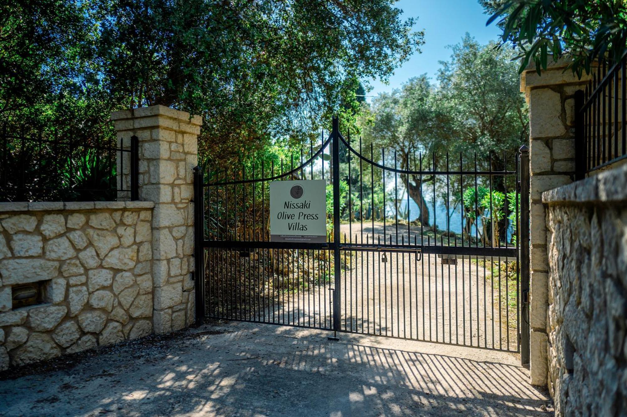Nissaki Olive Press Villas Nisaki  外观 照片