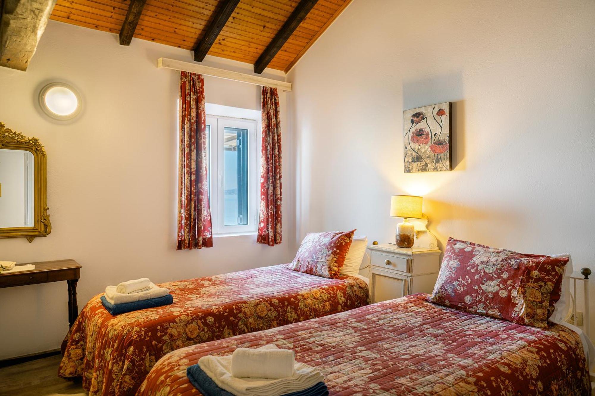 Nissaki Olive Press Villas Nisaki  外观 照片